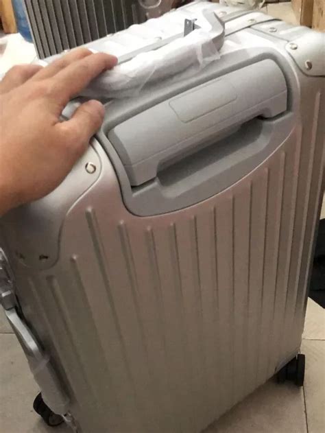 How To Spot A Fake RIMOWA .